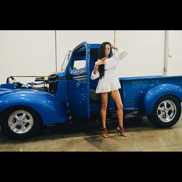 Off The Shoulder Peasant Dress - Picture 3 of 3